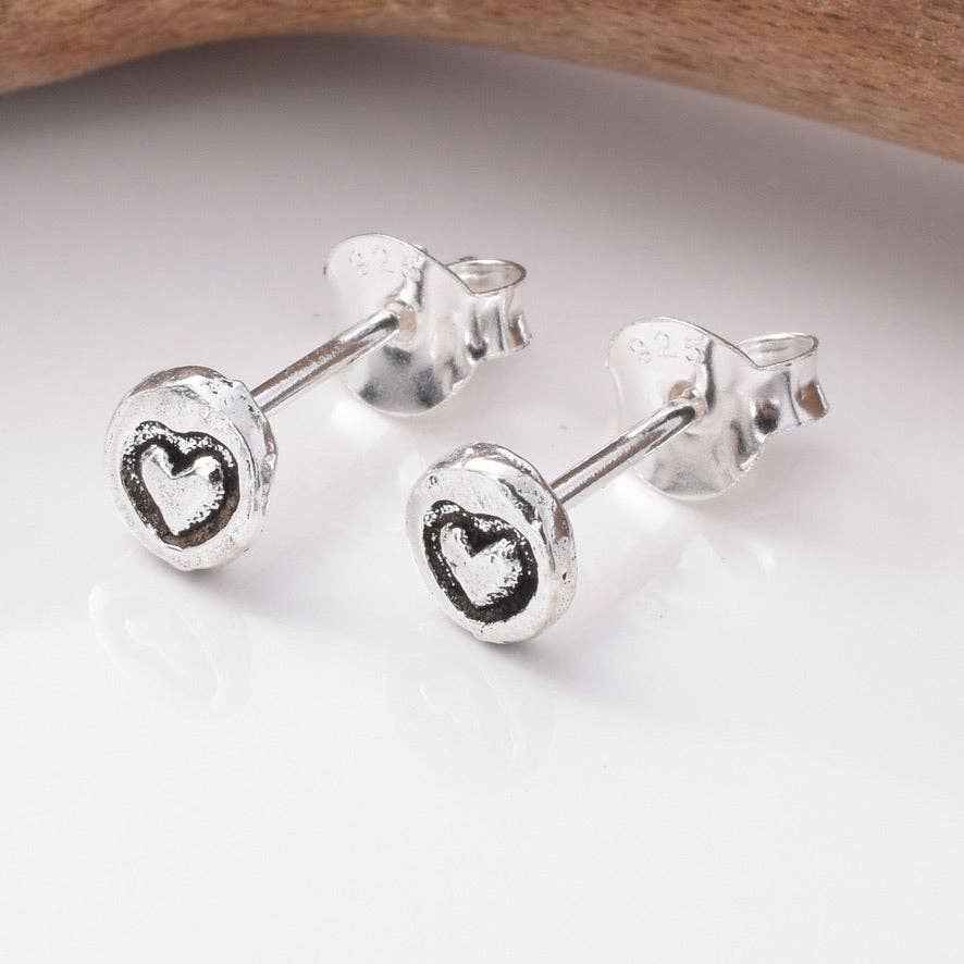 Elegant 925 Silver Heart Stud Earrings – Your Go-To Accessory for Effortless Style